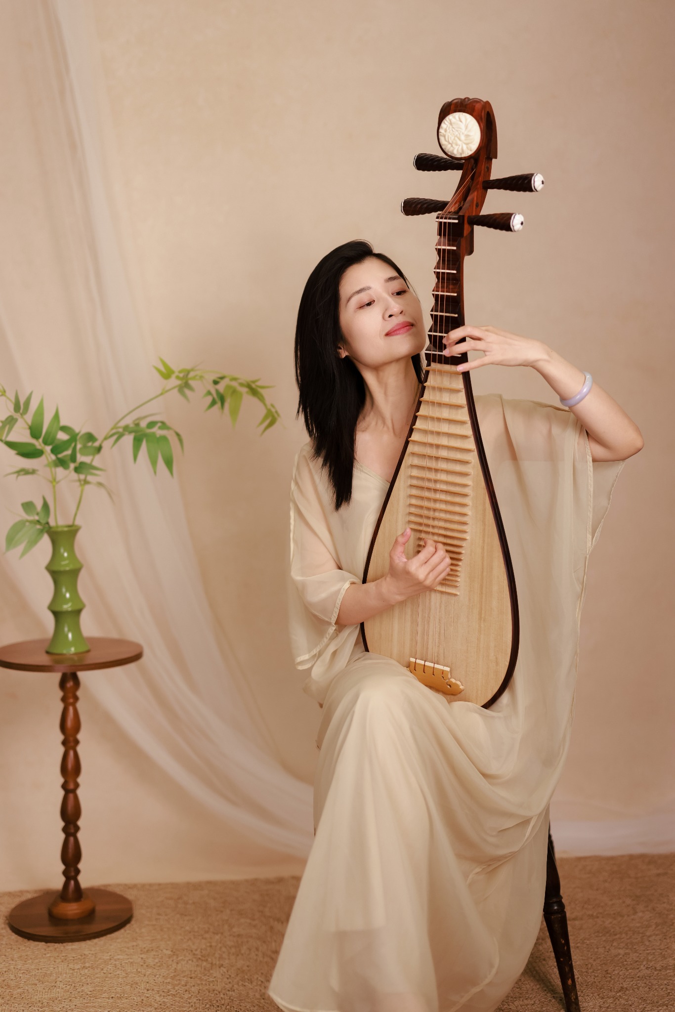 Yanan Huo 霍亚楠 — 琵琶艺术照